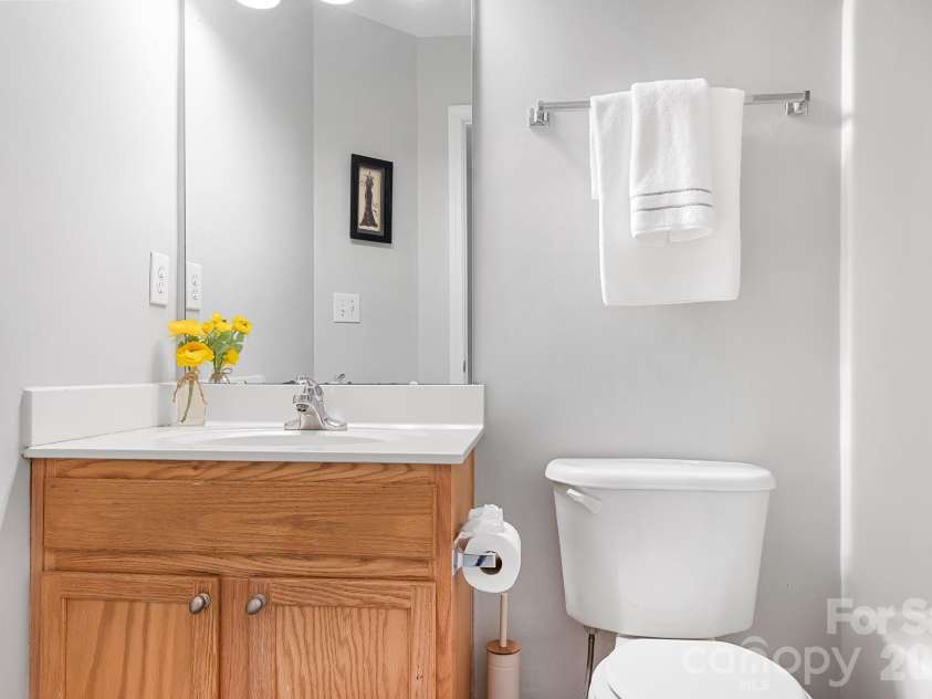 9648 Bailey Road, Cornelius, NC 28031.  MLS# CAR4368702, YatesRealty ID 28889. 3rd Floor Hallway Full Bath