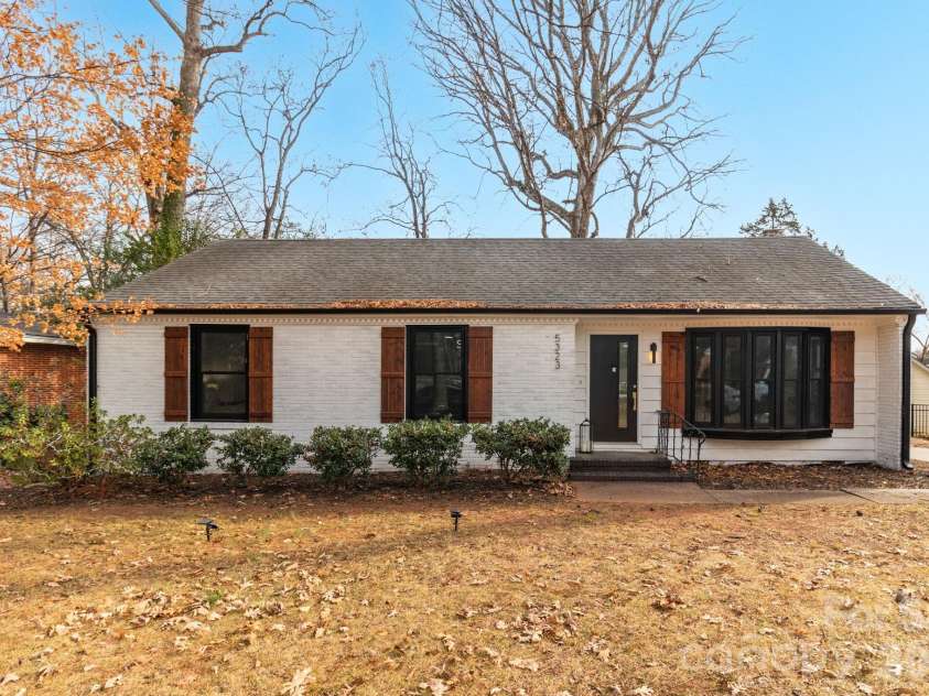 5323 Glenham Drive, Charlotte, NC 28210.  MLS# CAR4335032, YatesRealty ID 2889. 