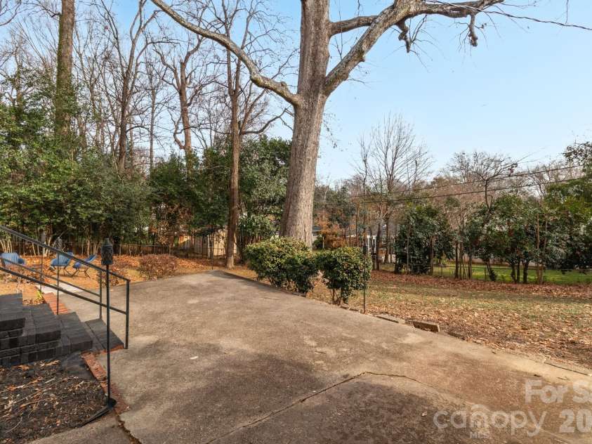 5323 Glenham Drive, Charlotte, NC 28210.  MLS# CAR4335032, YatesRealty ID 2889. 