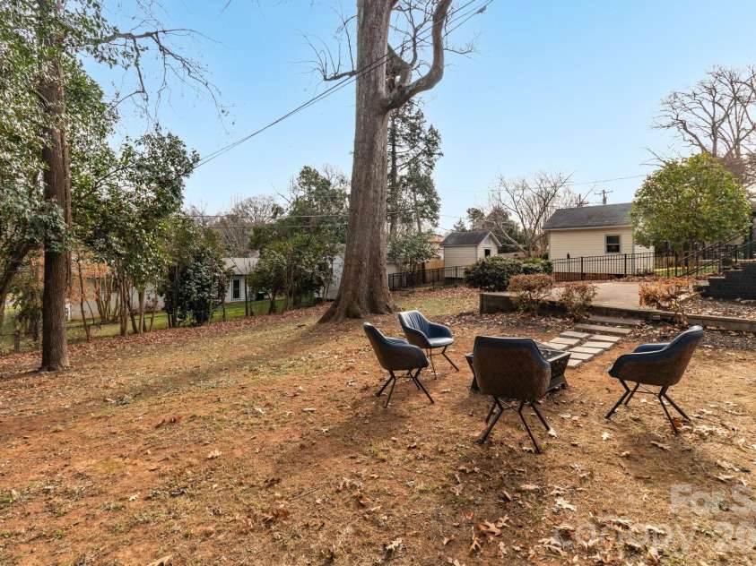 5323 Glenham Drive, Charlotte, NC 28210.  MLS# CAR4335032, YatesRealty ID 2889. 