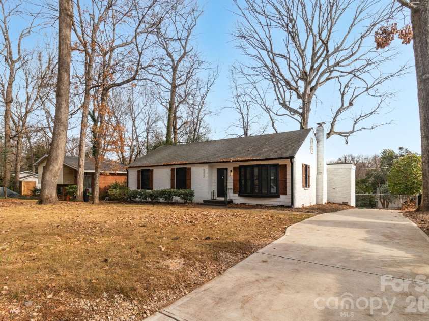 5323 Glenham Drive, Charlotte, NC 28210.  MLS# CAR4335032, YatesRealty ID 2889. 