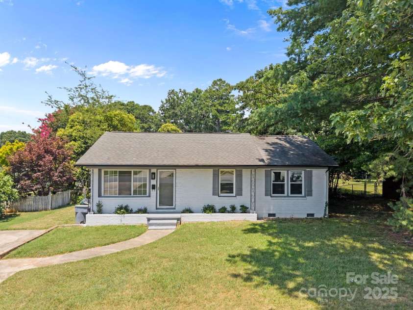 3422 Dublin Road, Charlotte, NC 28208.  MLS# CAR4278580, YatesRealty ID 28891. 
