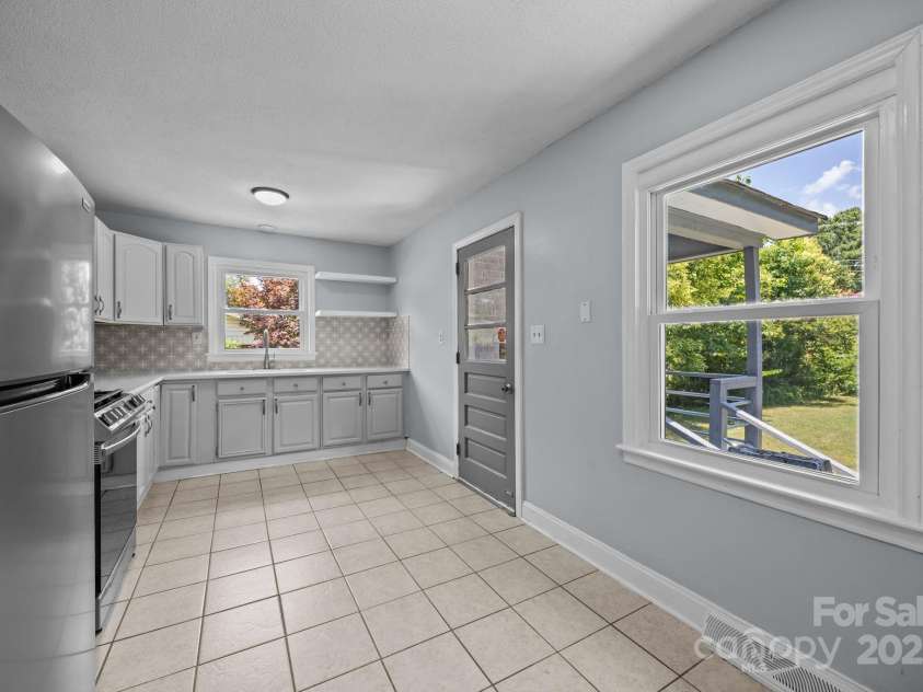 3422 Dublin Road, Charlotte, NC 28208.  MLS# CAR4278580, YatesRealty ID 28891. 
