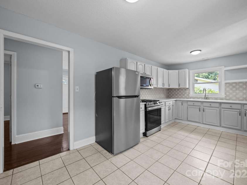3422 Dublin Road, Charlotte, NC 28208.  MLS# CAR4278580, YatesRealty ID 28891. 