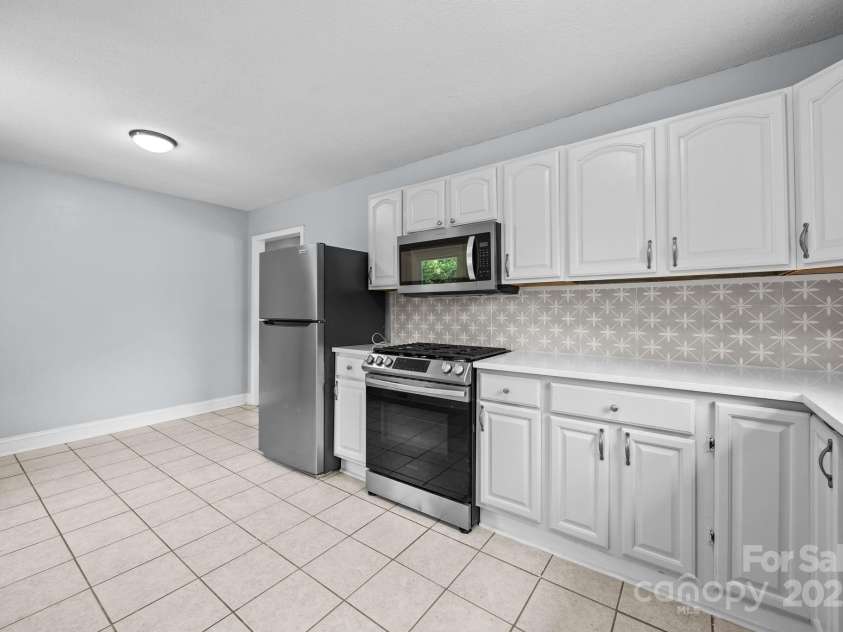 3422 Dublin Road, Charlotte, NC 28208.  MLS# CAR4278580, YatesRealty ID 28891. 