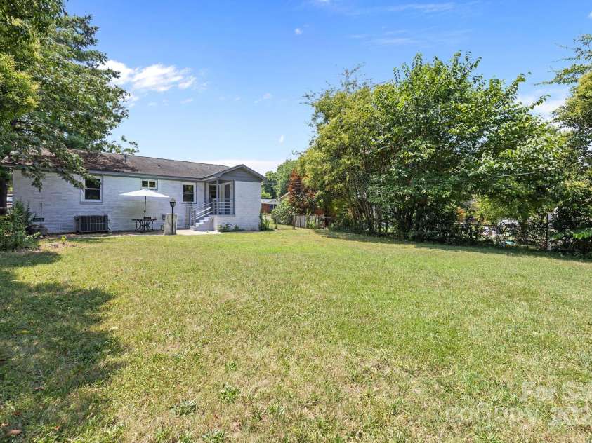 3422 Dublin Road, Charlotte, NC 28208.  MLS# CAR4278580, YatesRealty ID 28891. 