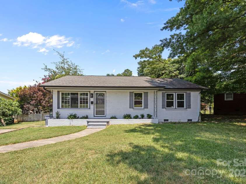 3422 Dublin Road, Charlotte, NC 28208.  MLS# CAR4278580, YatesRealty ID 28891. 