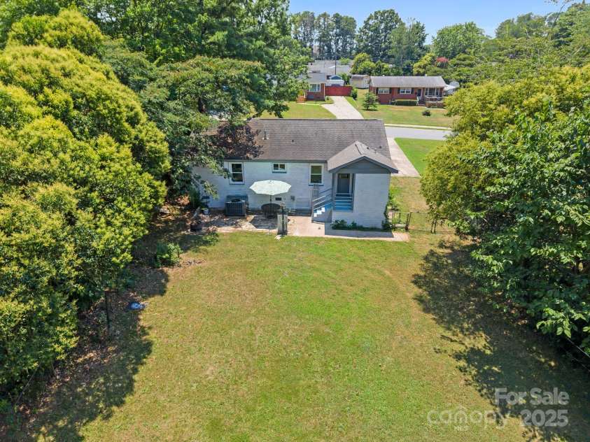 3422 Dublin Road, Charlotte, NC 28208.  MLS# CAR4278580, YatesRealty ID 28891. 