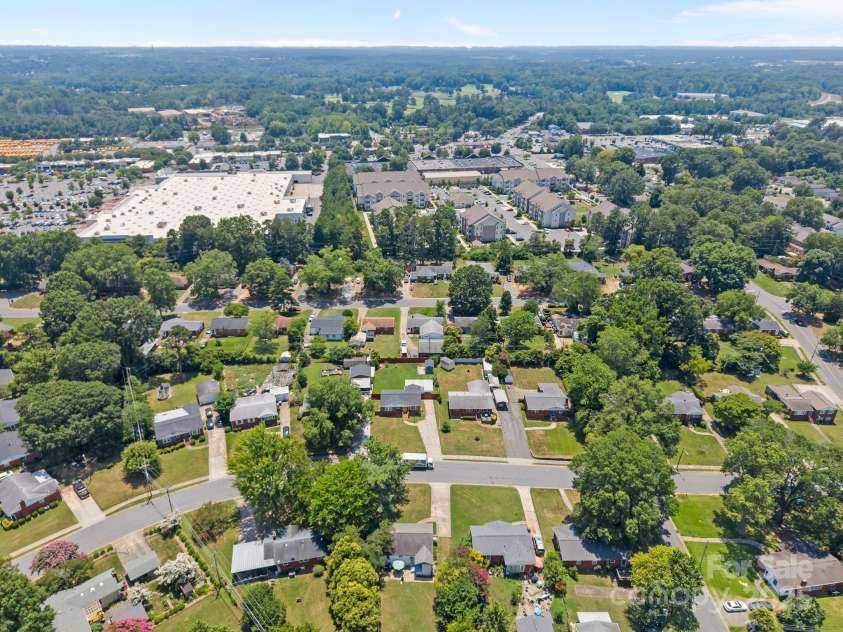 3422 Dublin Road, Charlotte, NC 28208.  MLS# CAR4278580, YatesRealty ID 28891. 