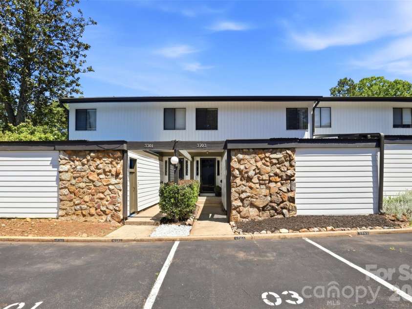 3703 Winding Creek Lane, Charlotte, NC 28226.  MLS# CAR4383031, YatesRealty ID 28891. 