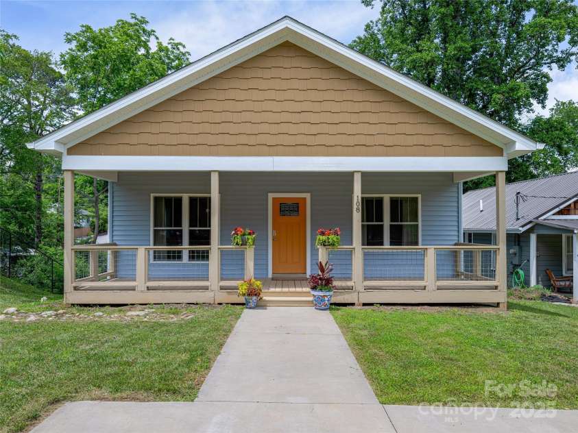 108 Le-An-Hurst Road, Asheville, NC 28803.  MLS# CAR4266412, YatesRealty ID 28896. 