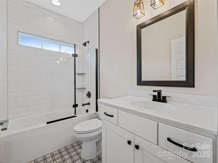 108 Le-An-Hurst Road, Asheville, NC 28803.  MLS# CAR4266412, YatesRealty ID 28896. 