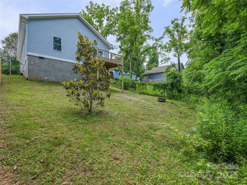 108 Le-An-Hurst Road, Asheville, NC 28803.  MLS# CAR4266412, YatesRealty ID 28896. 
