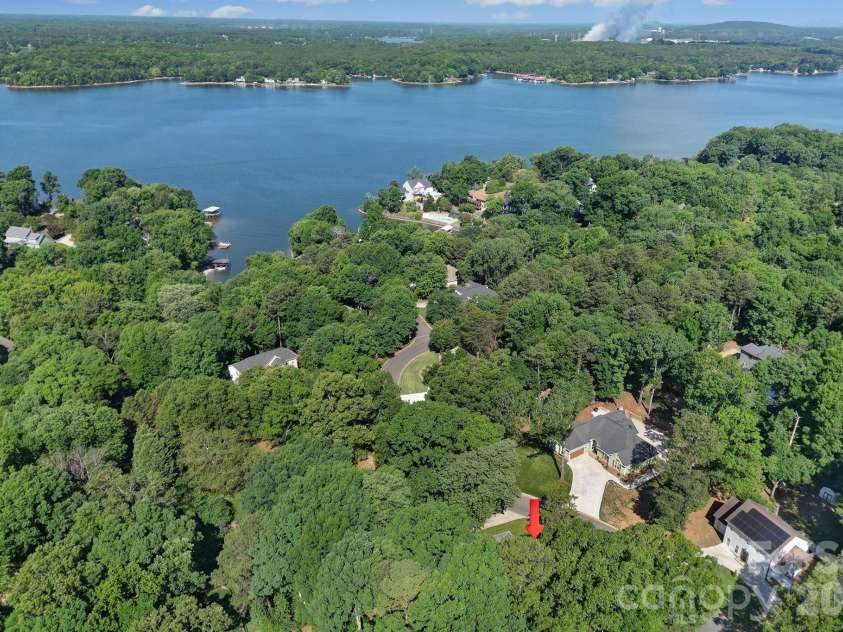 26037 Windjammer Drive, Tega Cay, SC 29708.  MLS# CAR4381208, YatesRealty ID 28897. 