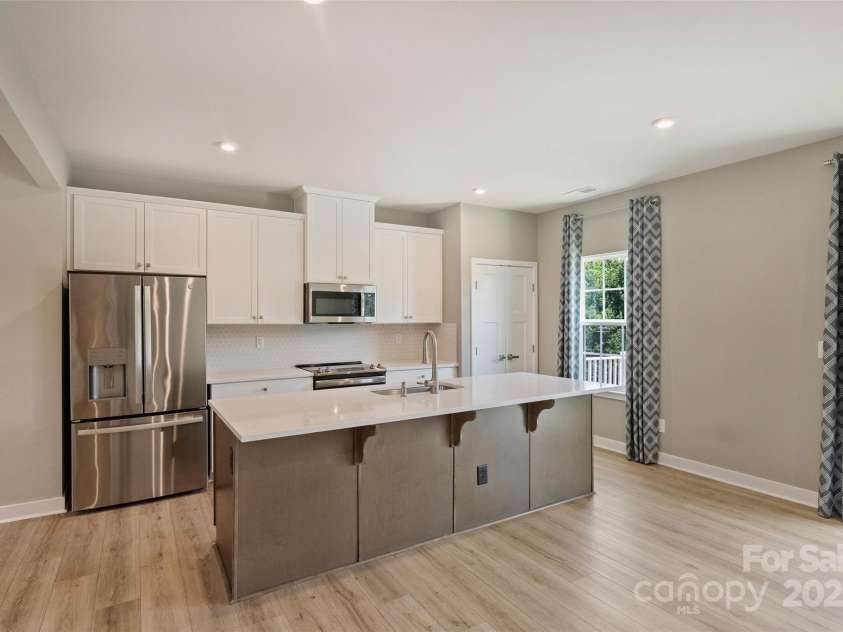 342 Cramerton Mills Parkway, Cramerton, NC 28032.  MLS# CAR4279503, YatesRealty ID 28898. Bright Kitchen