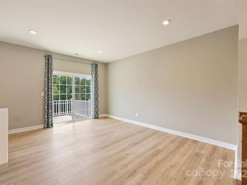 342 Cramerton Mills Parkway, Cramerton, NC 28032.  MLS# CAR4279503, YatesRealty ID 28898. Dining Area