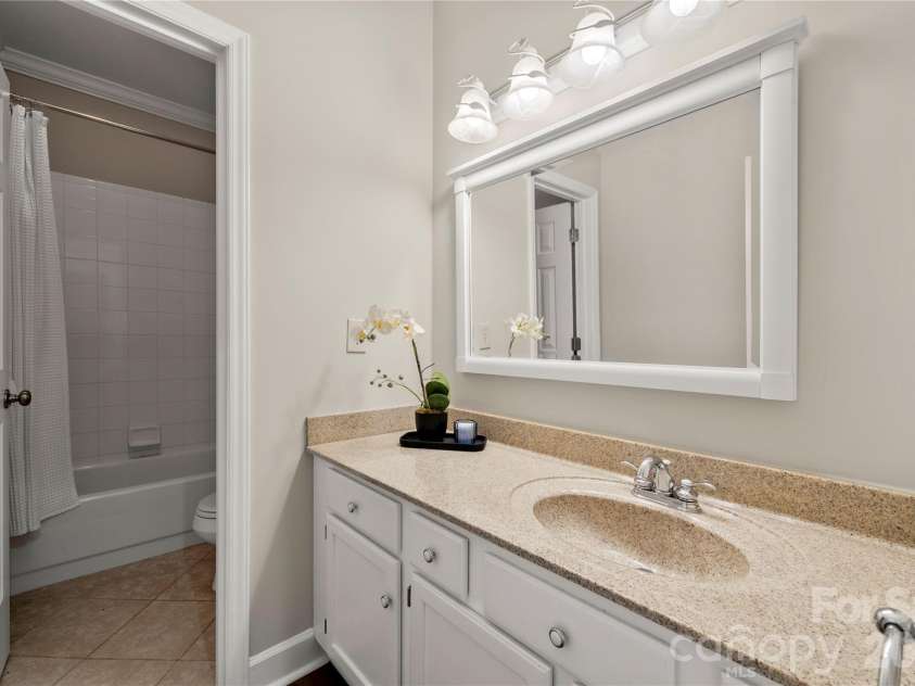 9717 Emerald Point Drive, Charlotte, NC 28278.  MLS# CAR4386586, YatesRealty ID 28898. 