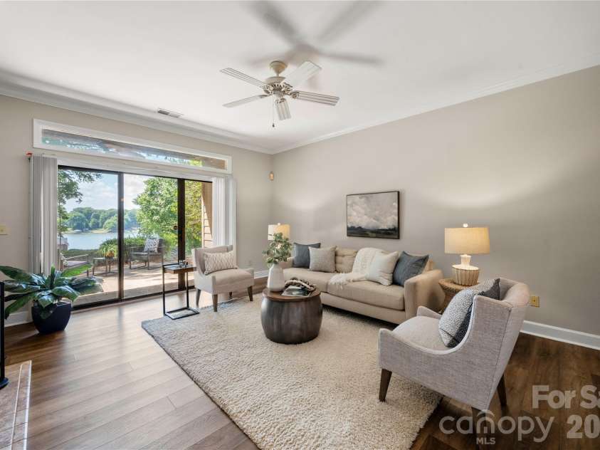 9717 Emerald Point Drive, Charlotte, NC 28278.  MLS# CAR4386586, YatesRealty ID 28898. 