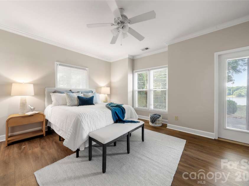 9717 Emerald Point Drive, Charlotte, NC 28278.  MLS# CAR4386586, YatesRealty ID 28898. 
