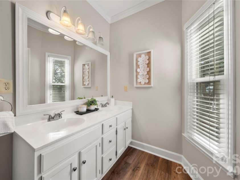 9717 Emerald Point Drive, Charlotte, NC 28278.  MLS# CAR4386586, YatesRealty ID 28898. 