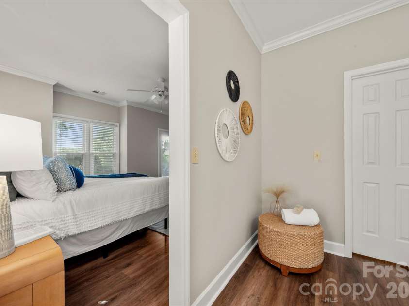 9717 Emerald Point Drive, Charlotte, NC 28278.  MLS# CAR4386586, YatesRealty ID 28898. 