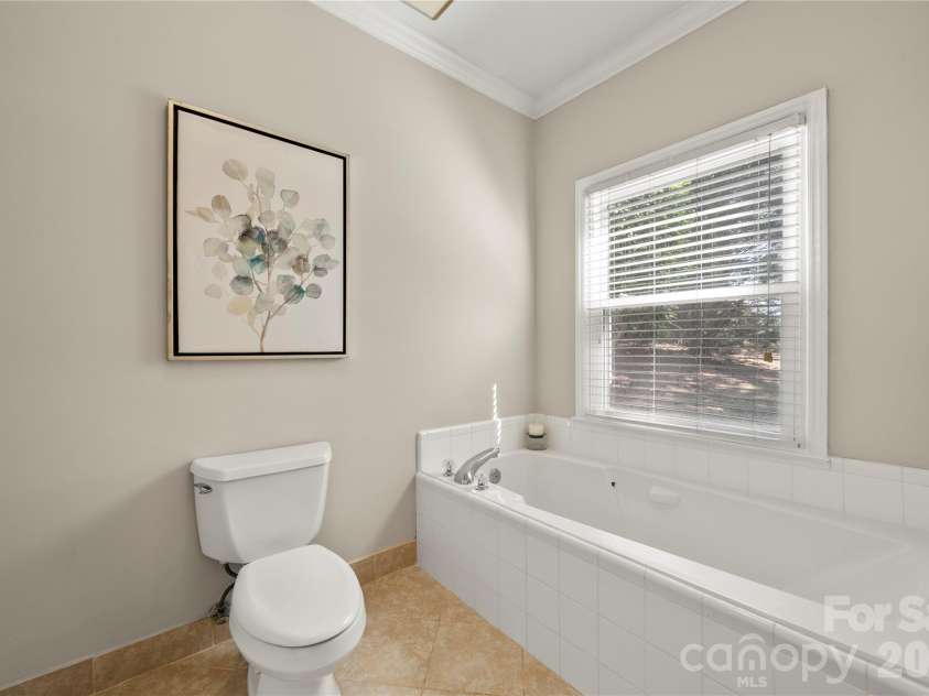 9717 Emerald Point Drive, Charlotte, NC 28278.  MLS# CAR4386586, YatesRealty ID 28898. 