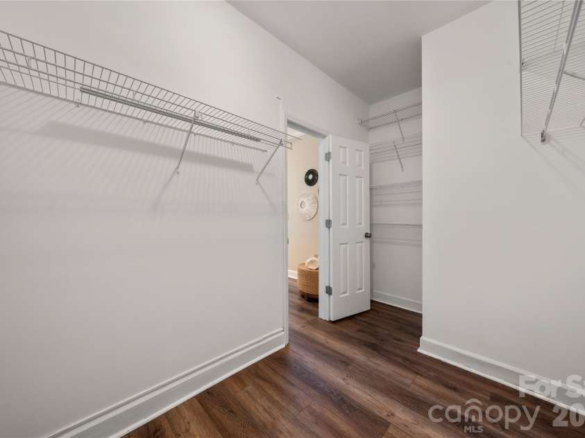 9717 Emerald Point Drive, Charlotte, NC 28278.  MLS# CAR4386586, YatesRealty ID 28898. 