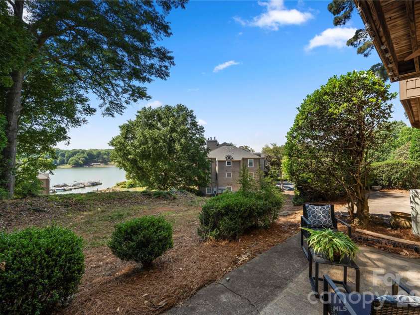 9717 Emerald Point Drive, Charlotte, NC 28278.  MLS# CAR4386586, YatesRealty ID 28898. 