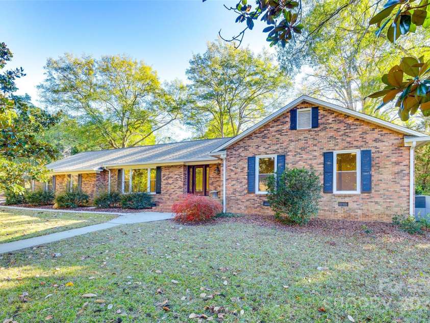 2129 James Court, Rock Hill, SC 29732.  MLS# CAR4203167, YatesRealty ID 289. 
