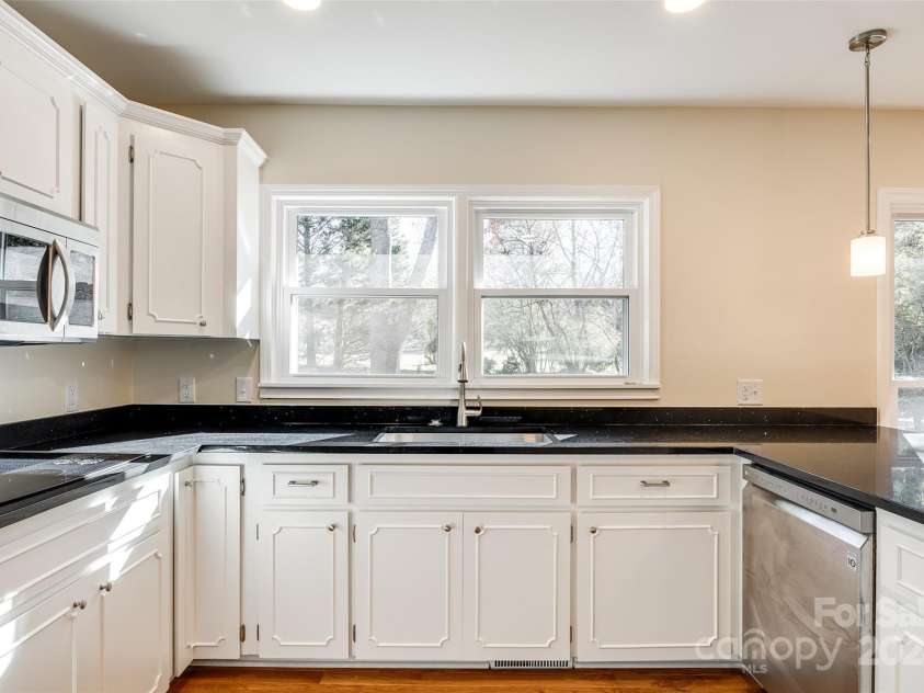 2129 James Court, Rock Hill, SC 29732.  MLS# CAR4203167, YatesRealty ID 289. 