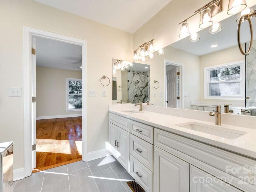 2129 James Court, Rock Hill, SC 29732.  MLS# CAR4203167, YatesRealty ID 289. 