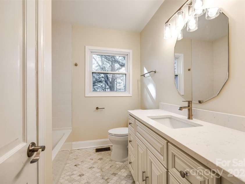 2129 James Court, Rock Hill, SC 29732.  MLS# CAR4203167, YatesRealty ID 289. 