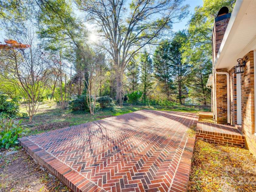 2129 James Court, Rock Hill, SC 29732.  MLS# CAR4203167, YatesRealty ID 289. 