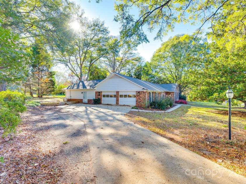 2129 James Court, Rock Hill, SC 29732.  MLS# CAR4203167, YatesRealty ID 289. 