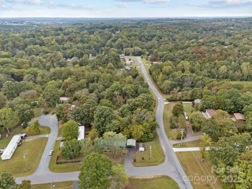 6600 Clara Circle, Concord, NC 28025.  MLS# CAR4306913, YatesRealty ID 289. 