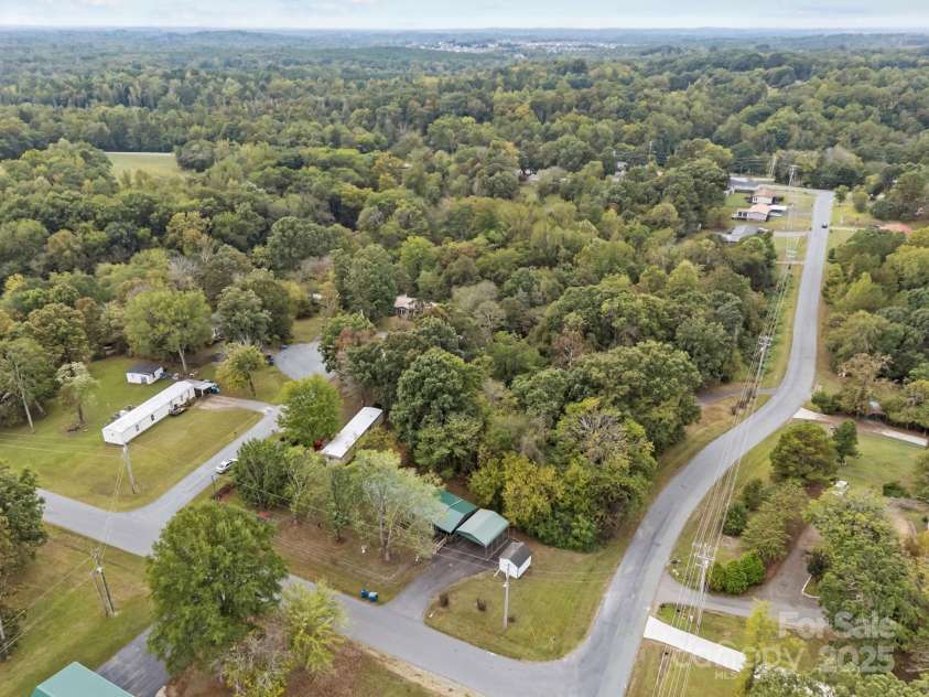 6600 Clara Circle, Concord, NC 28025.  MLS# CAR4306913, YatesRealty ID 289. 