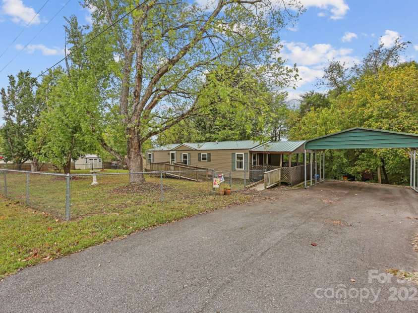 6600 Clara Circle, Concord, NC 28025.  MLS# CAR4306913, YatesRealty ID 289. 