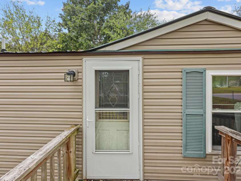 6600 Clara Circle, Concord, NC 28025.  MLS# CAR4306913, YatesRealty ID 289. 