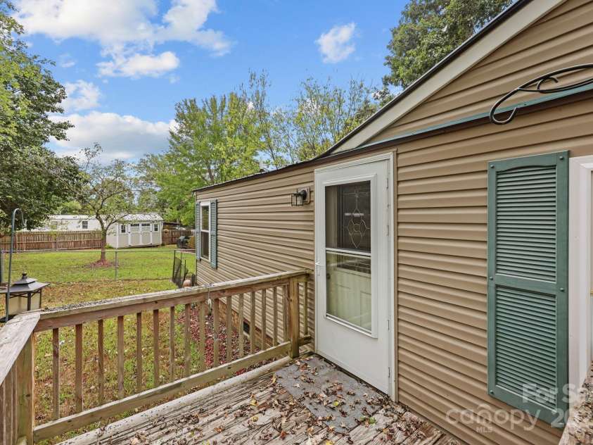 6600 Clara Circle, Concord, NC 28025.  MLS# CAR4306913, YatesRealty ID 289. 