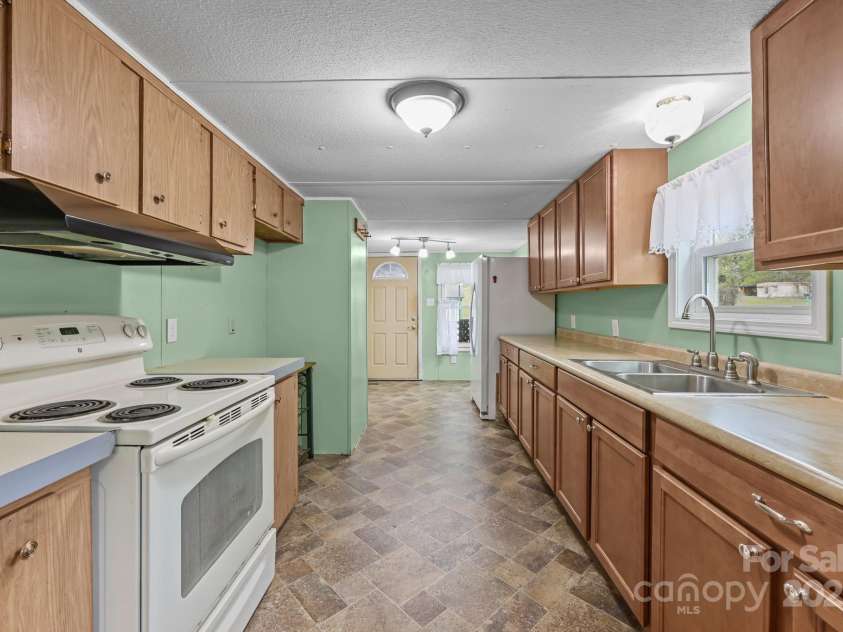 6600 Clara Circle, Concord, NC 28025.  MLS# CAR4306913, YatesRealty ID 289. 