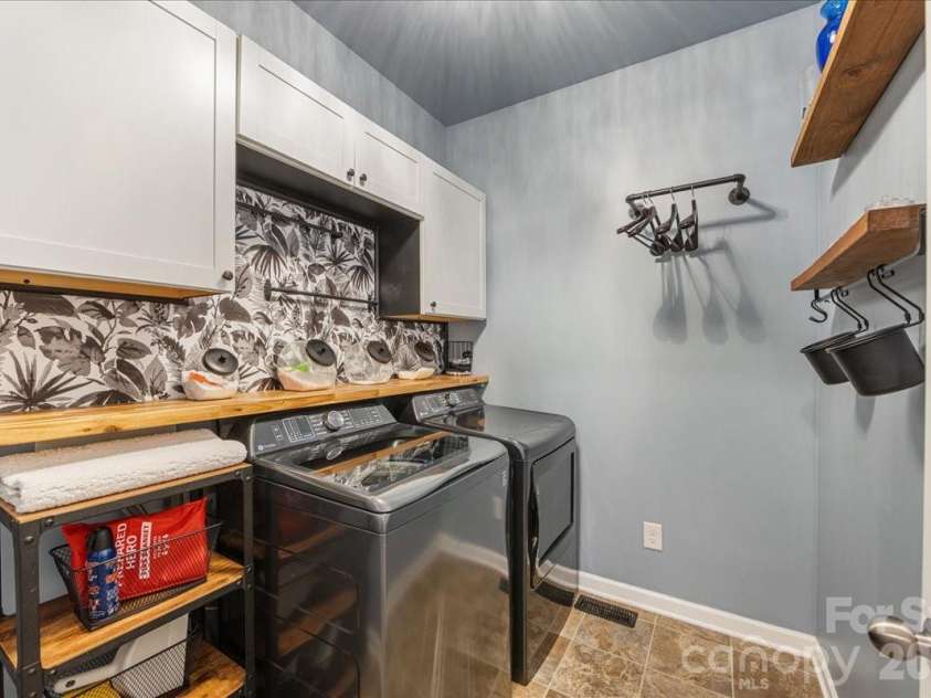 11516 Glowing Star Drive, Charlotte, NC 28215.  MLS# CAR4336828, YatesRealty ID 2890. 