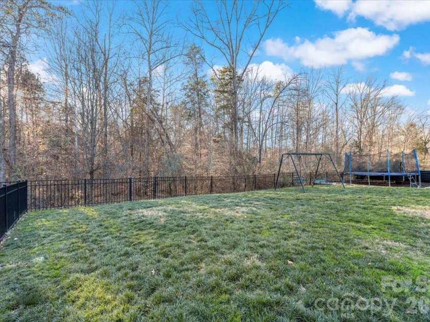 11516 Glowing Star Drive, Charlotte, NC 28215.  MLS# CAR4336828, YatesRealty ID 2890. Back Yard