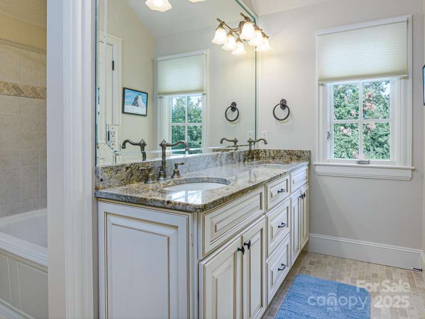 176 Valley Springs Road, Asheville, NC 28803.  MLS# CAR4277754, YatesRealty ID 2890. Jack & Jill Full Bath-Upper Level