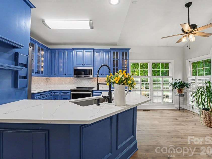 1320 Mill Race Lane, Matthews, NC 28104.  MLS# CAR4384297, YatesRealty ID 28900. Kitchen & Breakfast Nook