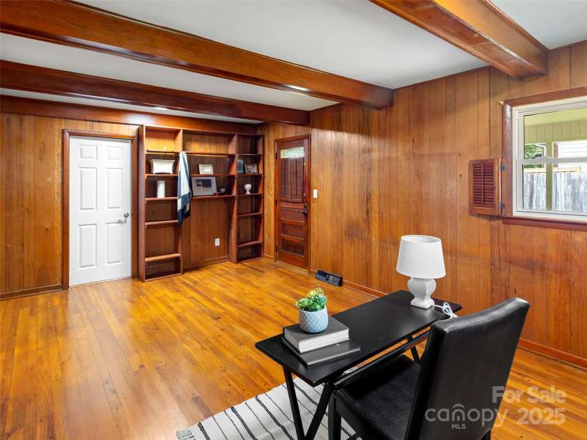 403 Pole Creasman Road, Asheville, NC 28806.  MLS# CAR4284483, YatesRealty ID 28901. 