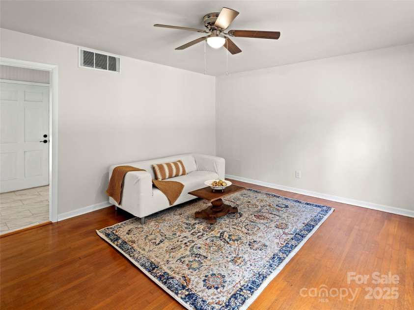 403 Pole Creasman Road, Asheville, NC 28806.  MLS# CAR4284483, YatesRealty ID 28901. 