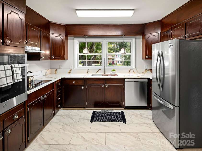 403 Pole Creasman Road, Asheville, NC 28806.  MLS# CAR4284483, YatesRealty ID 28901. 