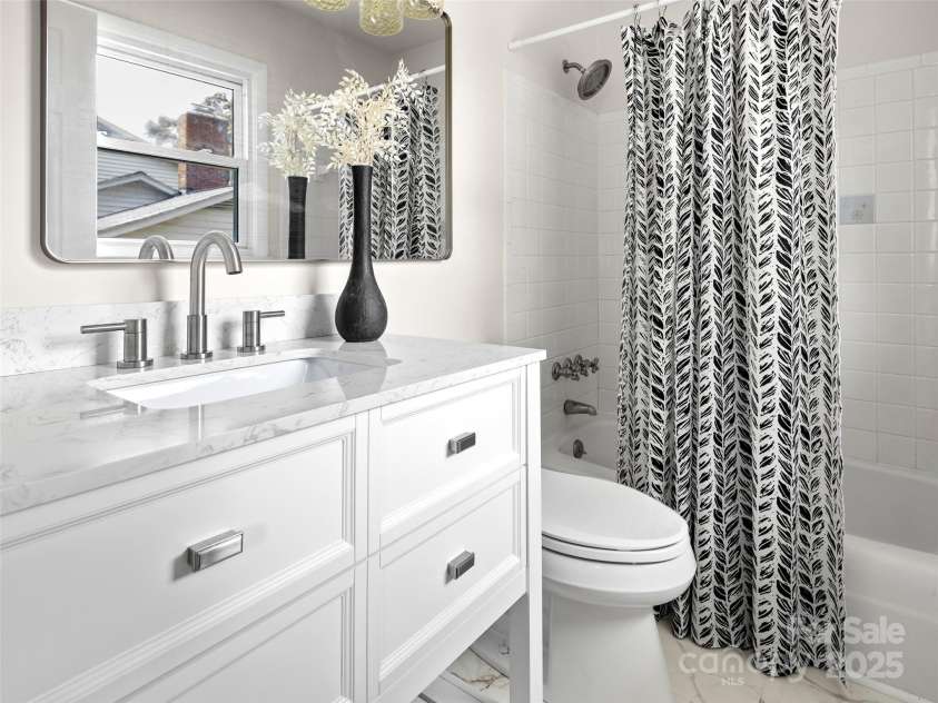 403 Pole Creasman Road, Asheville, NC 28806.  MLS# CAR4284483, YatesRealty ID 28901. 