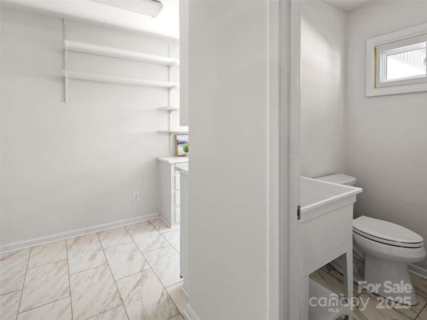 403 Pole Creasman Road, Asheville, NC 28806.  MLS# CAR4284483, YatesRealty ID 28901. 