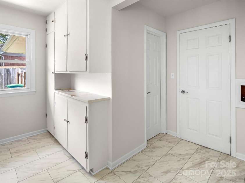 403 Pole Creasman Road, Asheville, NC 28806.  MLS# CAR4284483, YatesRealty ID 28901. 